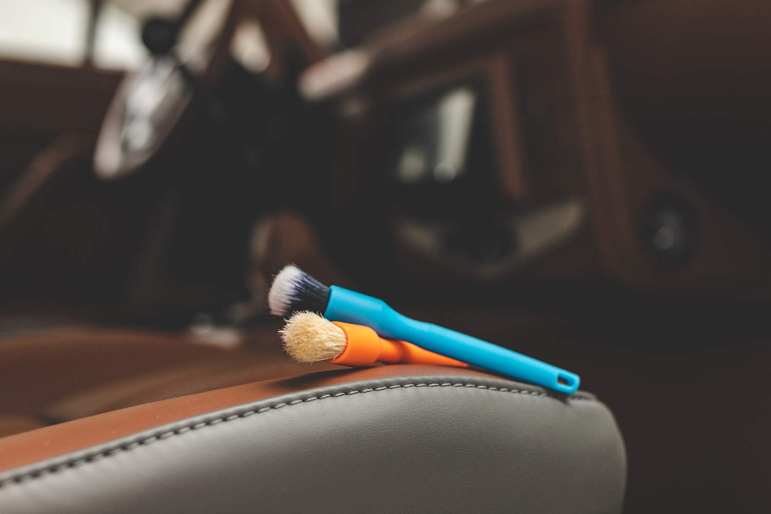 Detail Factory - Crevice Mini Detailing Brush Combo Kit - One Boar's Hair Brush + One Ultra-Soft Synthetic Brush, Heavy Cleaning Action for Small Spaces, Orange + Blue (2-Pack) - Image 5